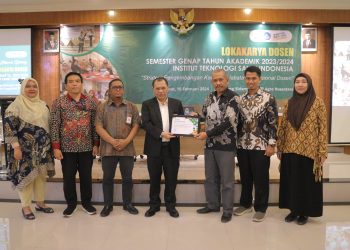 Strategi Pengembangan Karir dan Jabatan Fungsional Dosen dalam Lokakarya Dosen ITSI Semester Genap TA. 2023/2024