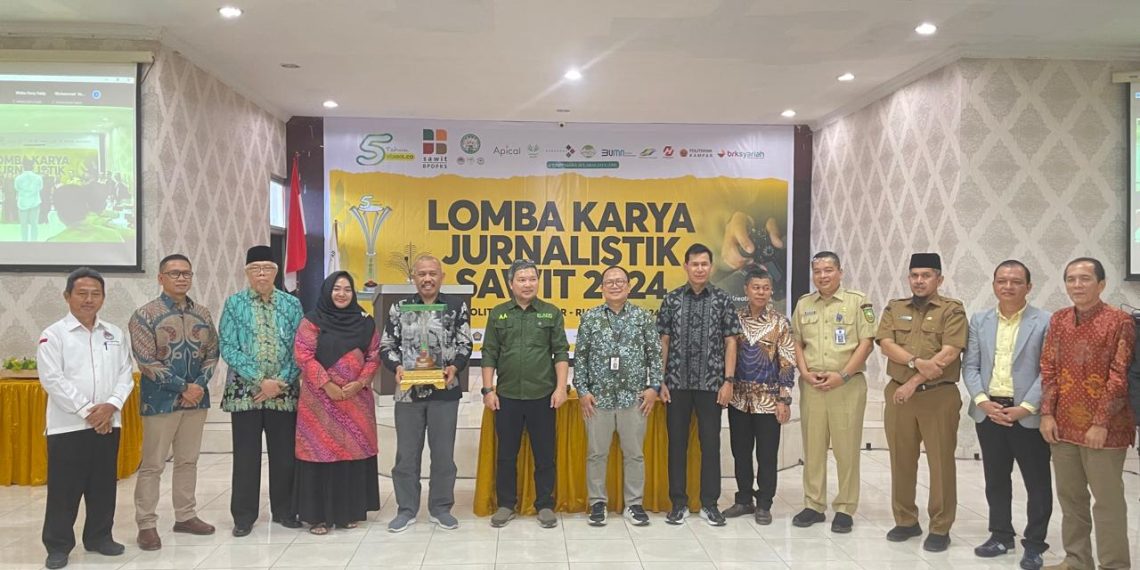 Institut Teknologi Sawit Indonesia Raih Piala Bergilir Lomba Karya Jurnalistik Sawit 2024