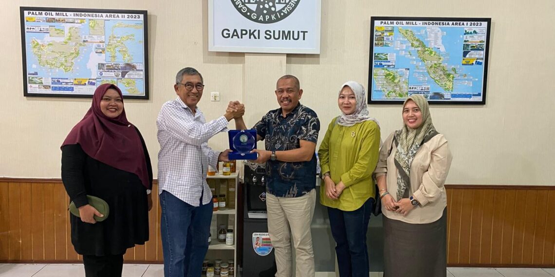 Rektor ITSI kunjungan ke Kantor GAPKI Sumatera Utara disambut oleh Ketua GAPKI SUMUT