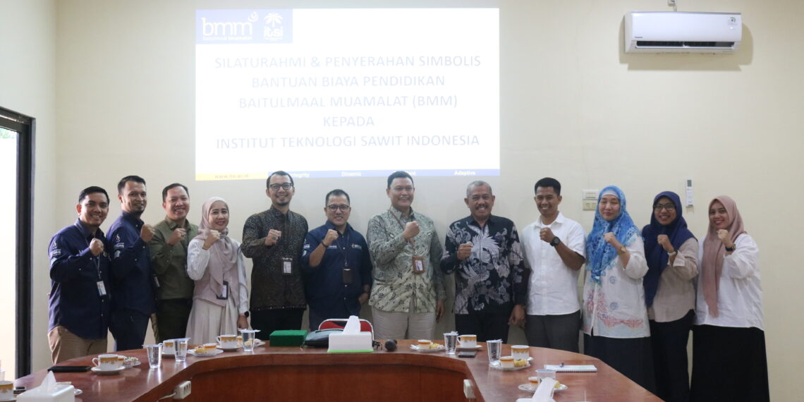 Penyerahan Simbolis Bantuan Biaya Pendidikan Baitul Maal Muamalat (BMM)