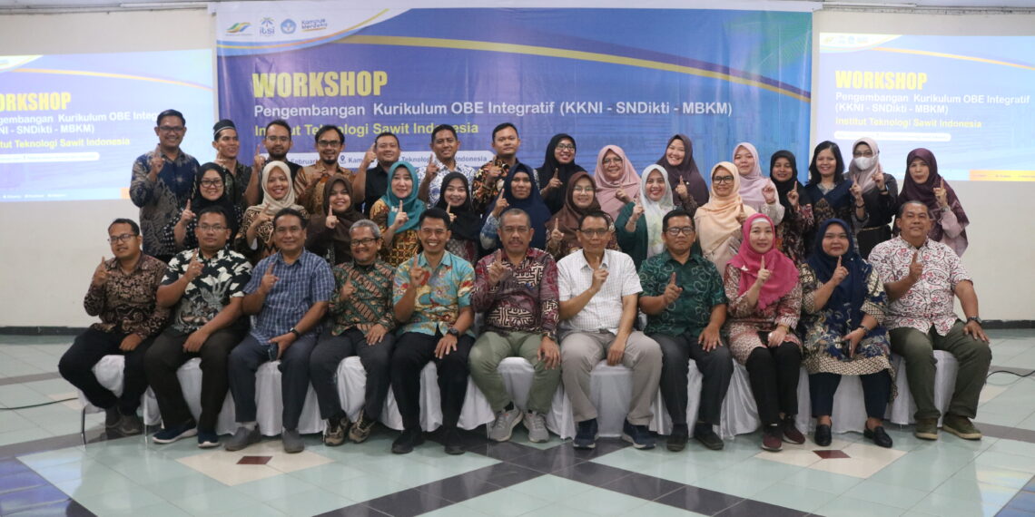 Pengembangan Kurikulum OBE Integratif ( KKNI – SNDikti – MBKM)